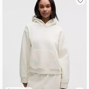 Lululemon Women's Cream Pullover Hoodie - Classic Cozy Sweatshirt